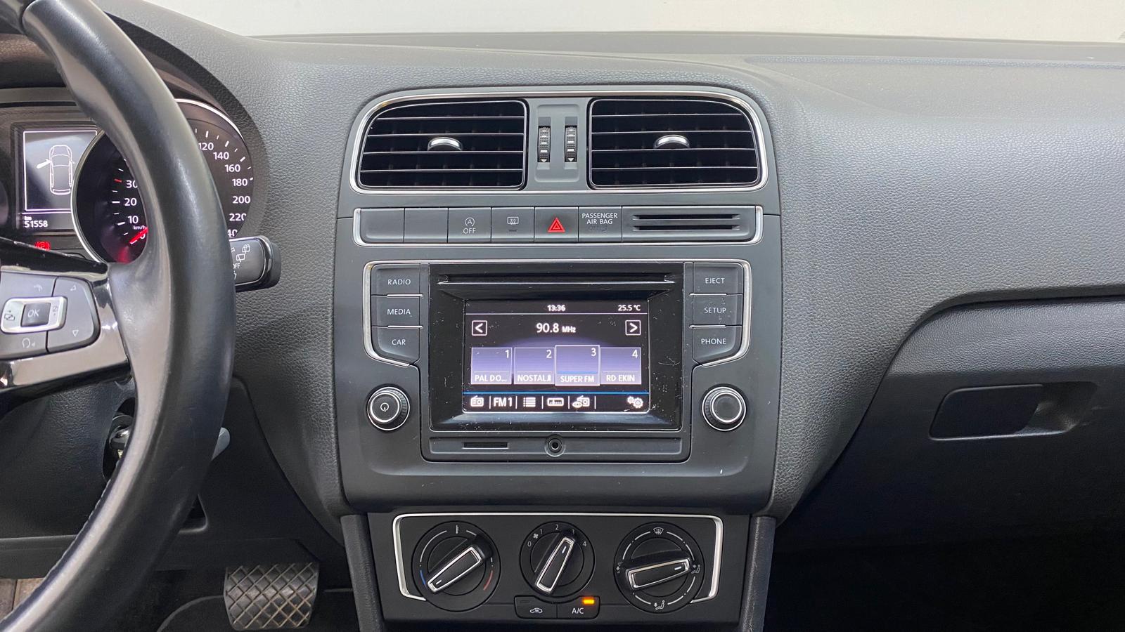 VOLKSWAGEN POLO 17
